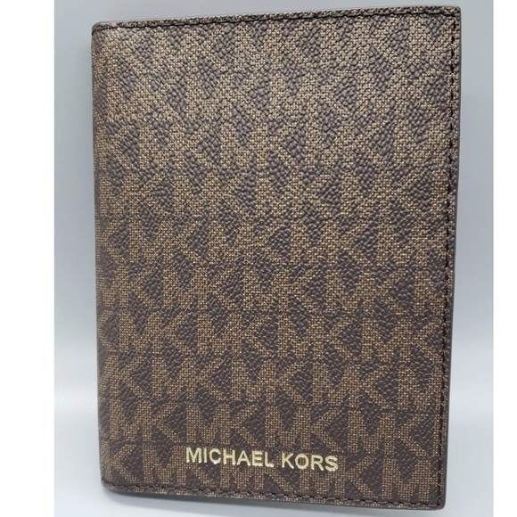 Michael Kors Passport/ID Holder NWOT - Picture 3 of 8